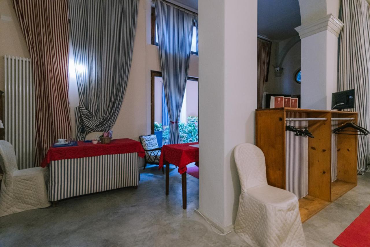 Palazzo Romani Adami Fermo Eksteriør billede